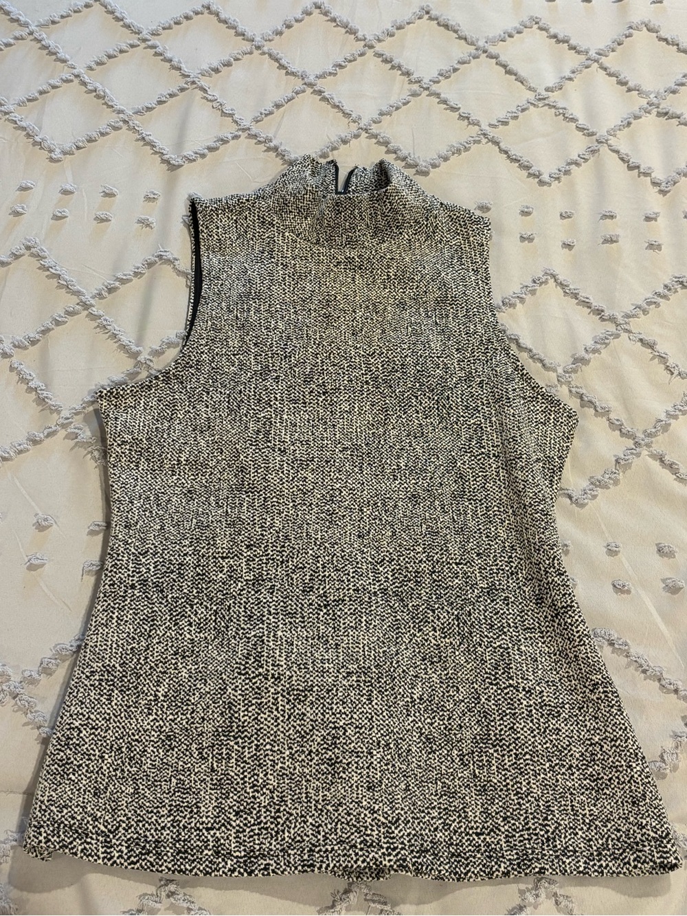 Express Black & White Sleeveless Mock Neck Knit Top